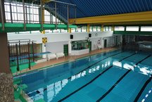 Schwimmerbecken 5 Meter Sprungturm